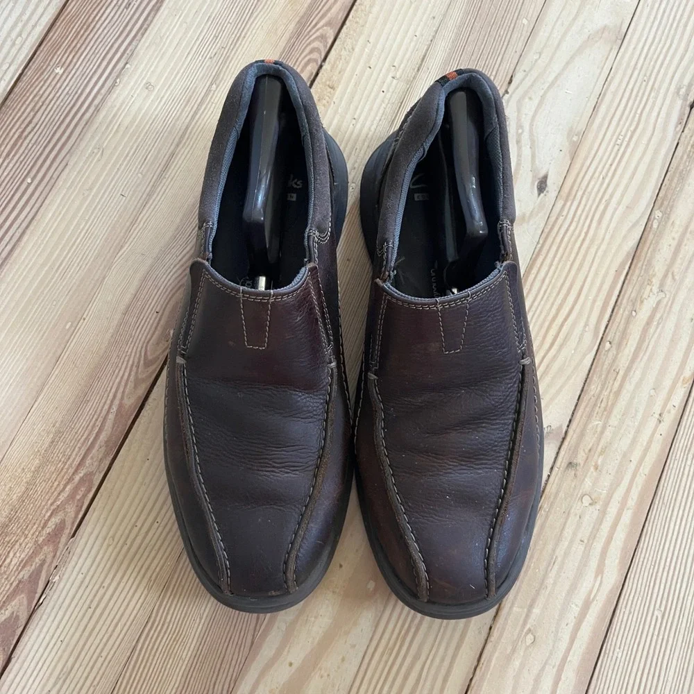 Clarks Men Tilden Free Dark Brown Leather Slip On Loafers Moc Toe Size 10 preppy